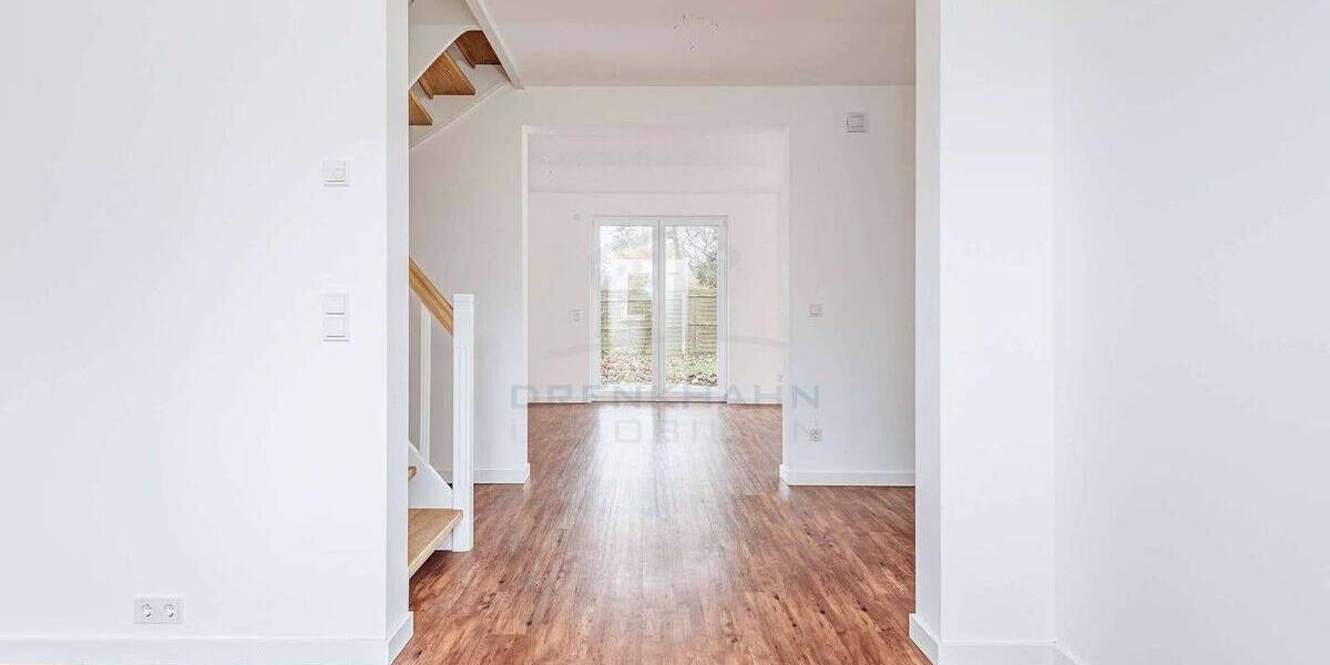 Moderne Doppelhaushälfte mit gehobener Ausstattung in Sanitz, mit Stellplatz - 15 km nach Rostock 4 zimmer