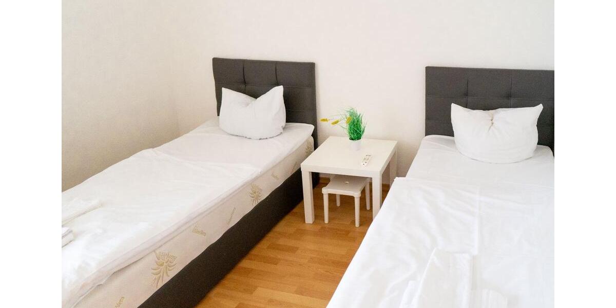 Wohnen auf Zeit Nittendorf - 3 Zimmer, 90 m&sup2;, 80&euro; | Angebot:10693688