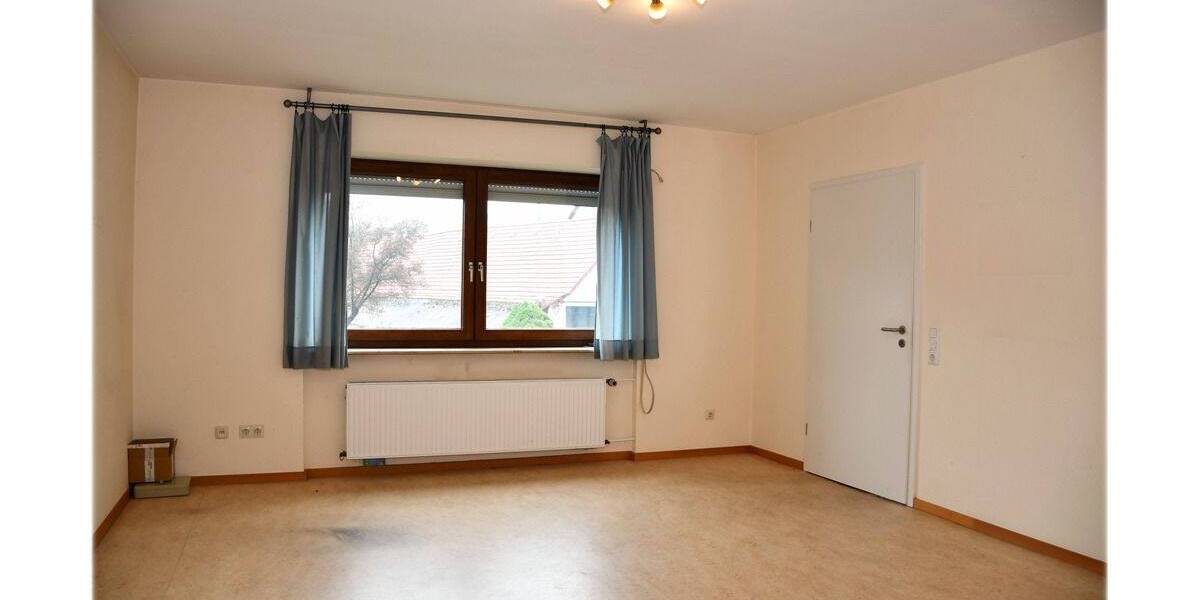 Einfamilienhaus Vöhl Kirchlotheim - 8 Zimmer, 195 m&sup2;, 890&euro; | Angebot:26489497