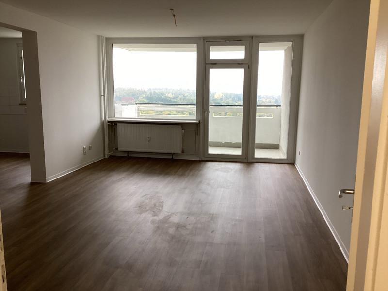 Tolle Aussicht: Helle großzügige 3-Zimmerwohnung zimmer