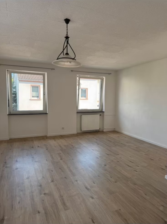 Helle 2-ZKB-Wohnung mit großer Terrasse in Siersburg – 80 m²