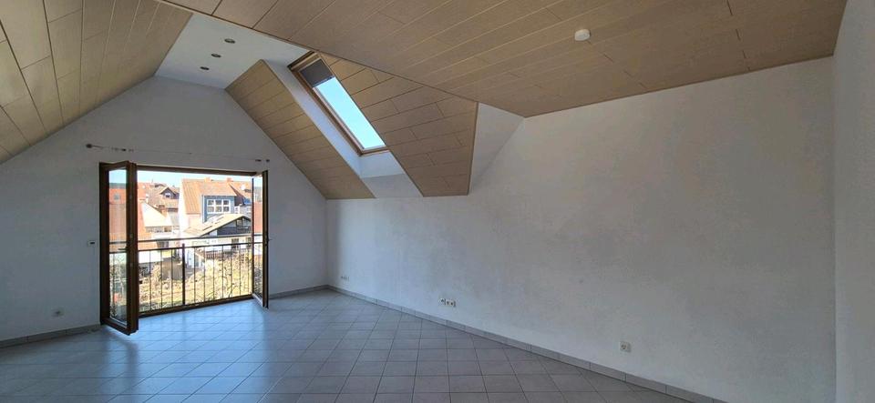 Dachgeschoßwohnung Alzenau - 3 Zimmer, 135 m&sup2;, 1.300&euro; | Angebot:25419244