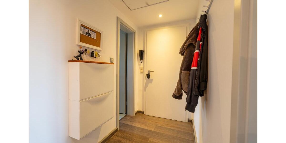 Dachgeschoßwohnung Wiesbaden Mainz-Amöneburg - 2.5 Zimmer, 104 m&sup2;, 1.200&euro; | Angebot:25172646