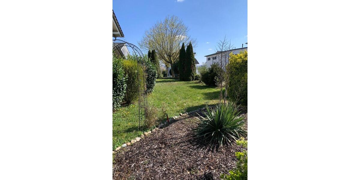 Einfamilienhaus Untereisesheim - 5 Zimmer, 185 m&sup2;, 2.200&euro; | Angebot:26034018