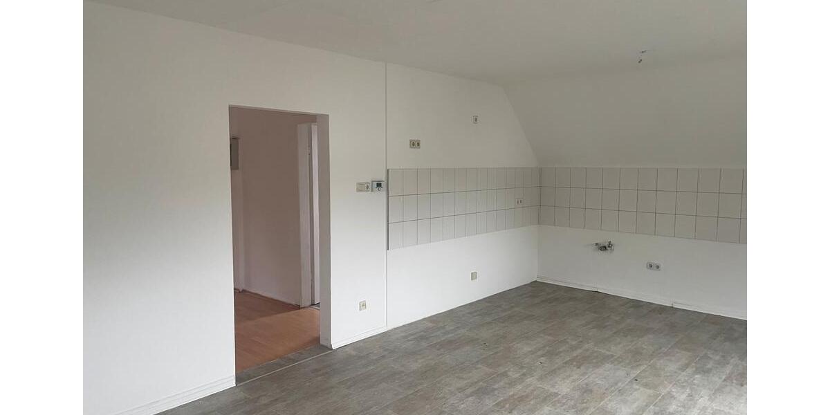 Dachgeschoßwohnung Iserlohn - 3.5 Zimmer, 80 m&sup2;, 500&euro; | Angebot:25538385