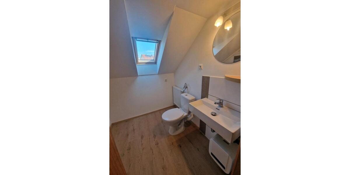 Helle 2Zimmer Küche Bad DG 1 zimmer