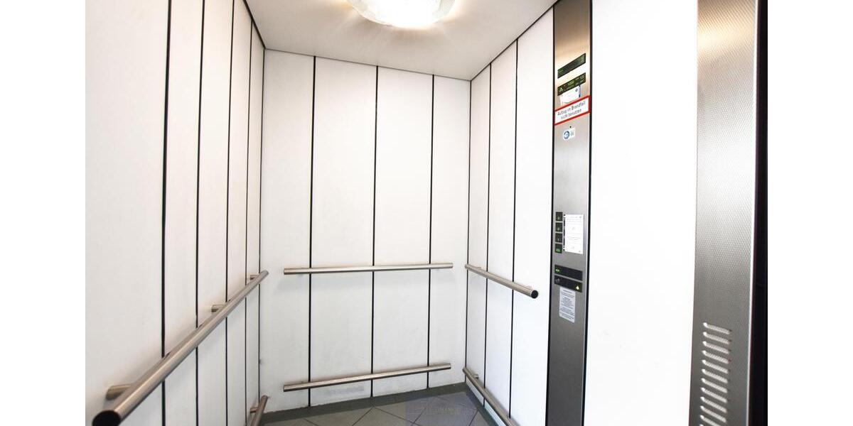 ERLANGEN WETTERKREUZ - BÜROS - TEEKÜCHE - PARKPLÄTZE - BAB 373ÖPNVAIRPORT zimmer