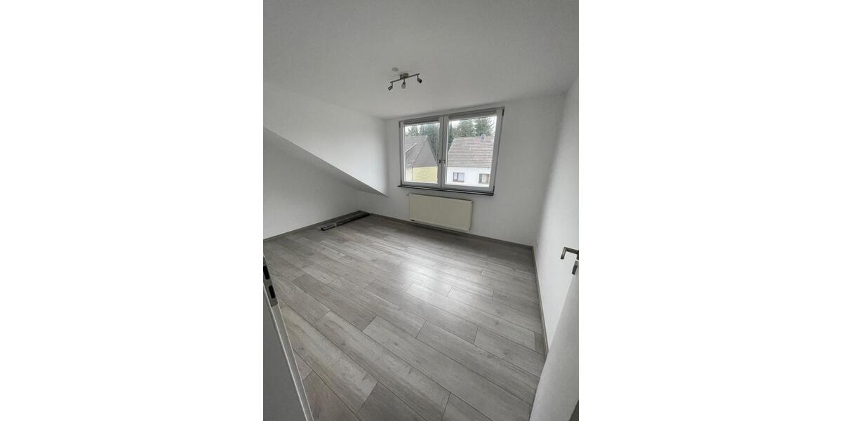 Dachgeschoßwohnung Stolberg (Rhld.) Gressenich - 2 Zimmer, 64 m&sup2;, 700&euro; | Angebot:24719381