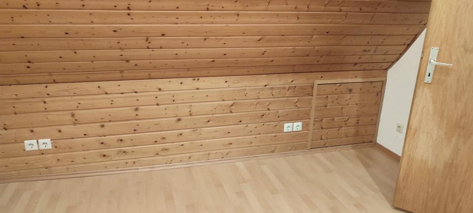 Dachgeschoßwohnung Villingen-Schwenningen Schwenningen - 2 Zimmer, 45 m&sup2;, 600&euro; | Angebot:25632672