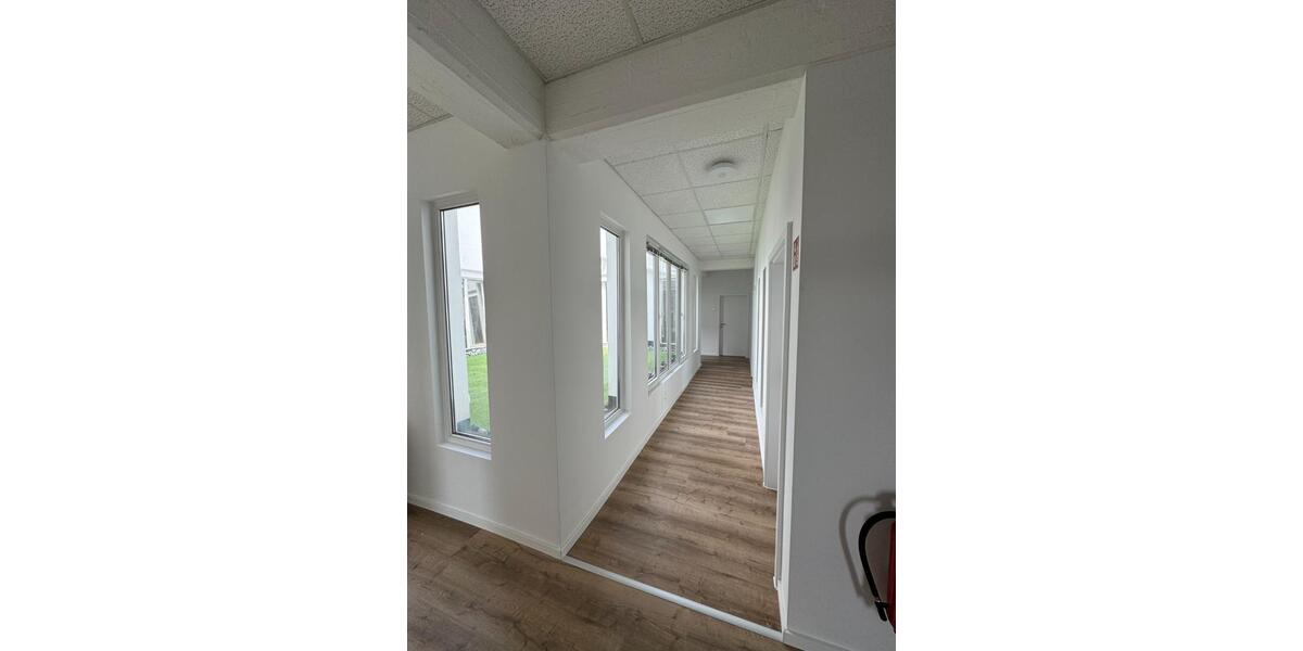 20 m² Büro voll möbliert inkl. aller NK u. Glasfaseranschluss zimmer