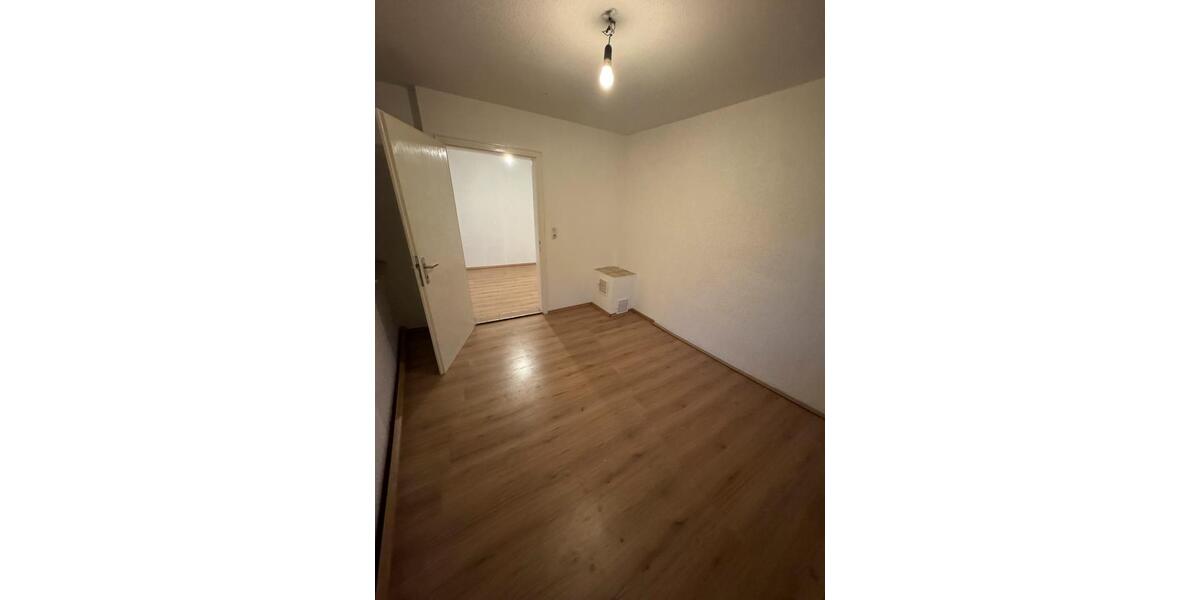 Einfamilienhaus Bad Kissingen - 6 Zimmer, 200 m&sup2;, 1.180&euro; | Angebot:25046996