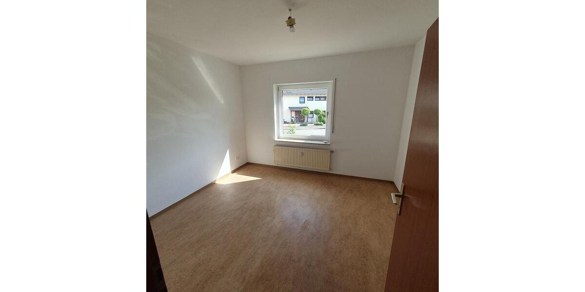 Erdgeschoßwohnung Wolfhagen - 3 Zimmer, 87 m&sup2;, 650&euro; | Angebot:26252825