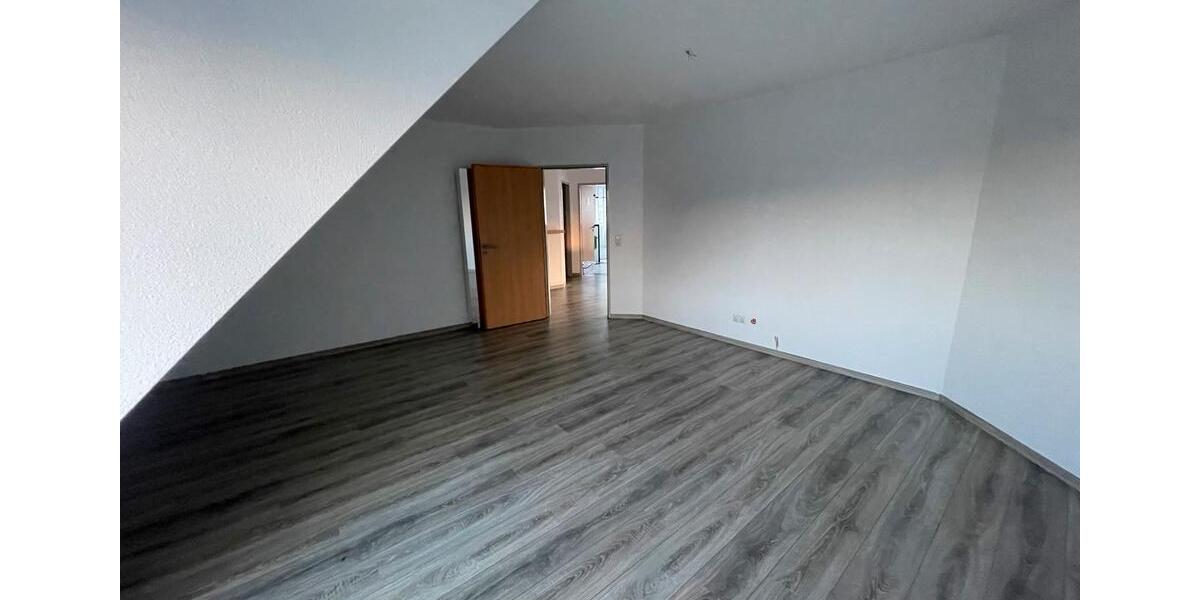 Dachgeschoßwohnung Haiger - 2 Zimmer, 100 m&sup2;, 1.250&euro; | Angebot:25233669