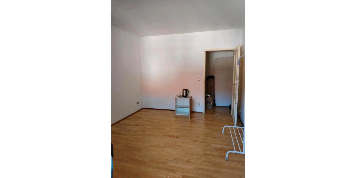 WG-ZIMMER, Erfurt Theo-Neubauer-Str. ab sofort für € 425.0 zvm. 1 zimmer