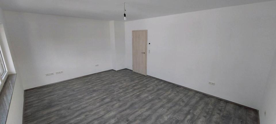 Erdgeschoßwohnung Bad Neustadt an der Saale - 3 Zimmer, 82 m&sup2;, 900&euro; | Angebot:25312096