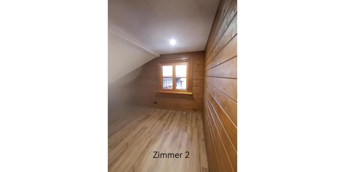 Dachgeschoßwohnung Ingenried - 3 Zimmer, 94 m&sup2;, 1.200&euro; | Angebot:24842124