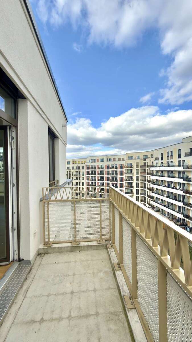 Wohnung zum Mieten in Berlin 2.556,75 € 115.69 m² 4 zimmer