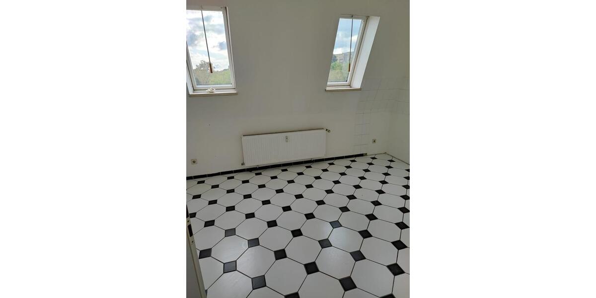 Dachgeschoßwohnung Zeitz - 2 Zimmer, 100 m&sup2;, 450&euro; | Angebot:25404425