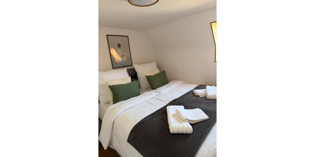 Dachgeschoßwohnung Ingolstadt - 4 Zimmer, 122 m&sup2;, 2.800&euro; | Angebot:26422226