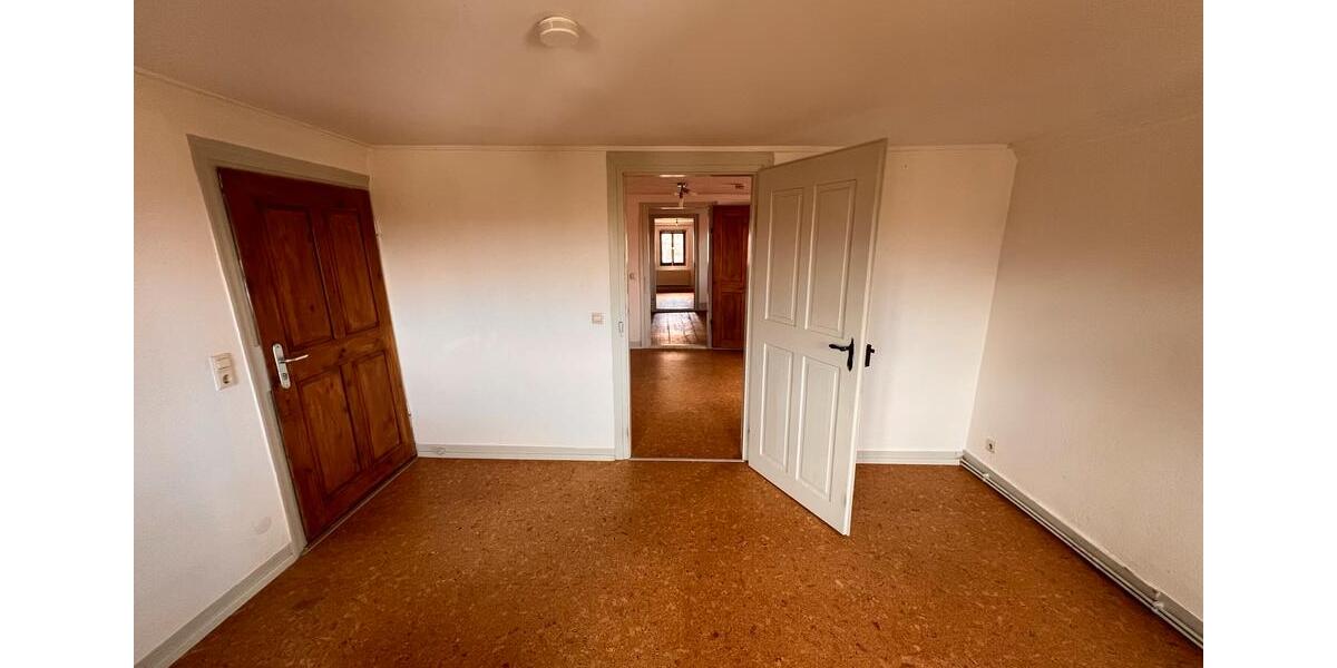 Etagenwohnung Hechingen - 5 Zimmer, 105 m&sup2;, 600&euro; | Angebot:26699903