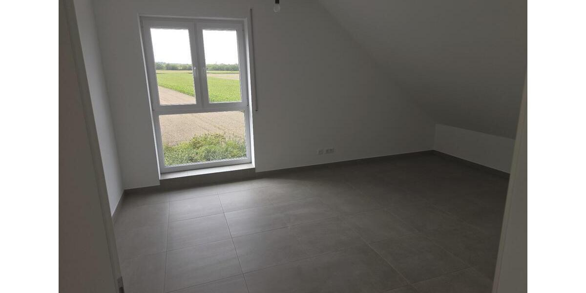 Etagenwohnung Großostheim - 4 Zimmer, 125 m&sup2;, 1.550&euro; | Angebot:26137426