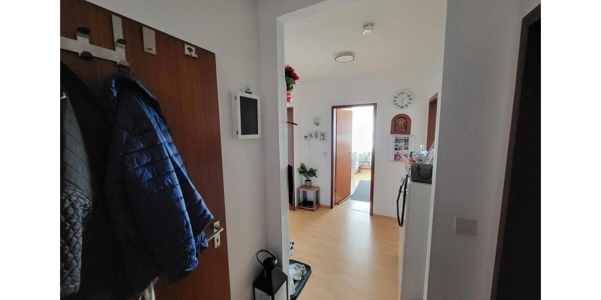 Etagenwohnung Wiesbaden Biebrich - 2 Zimmer, 69 m&sup2;, 950&euro; | Angebot:26689705