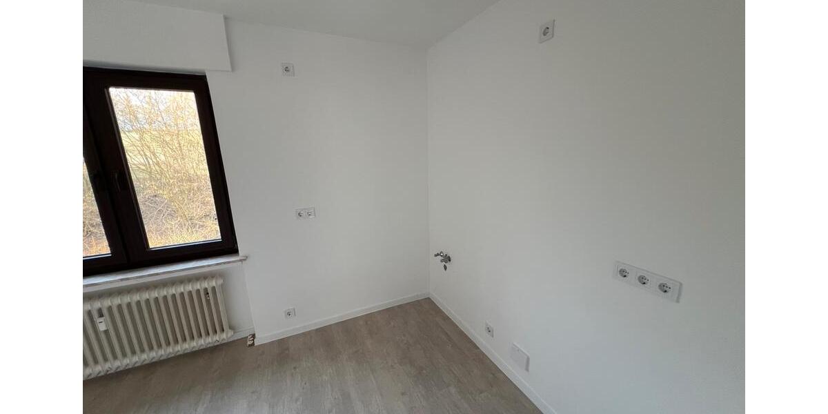 Erdgeschoßwohnung Lage - 3 Zimmer, 100 m&sup2;, 980&euro; | Angebot:25562383