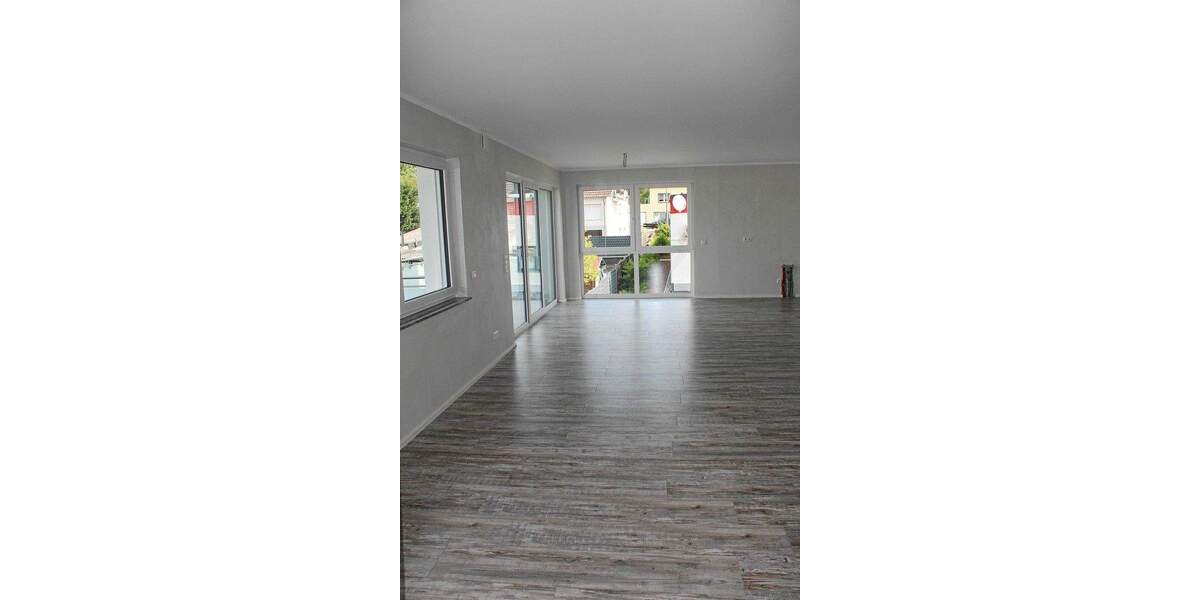 Etagenwohnung Königswinter Thomasberg - 3 Zimmer, 94 m&sup2;, 1.240&euro; | Angebot:25780275