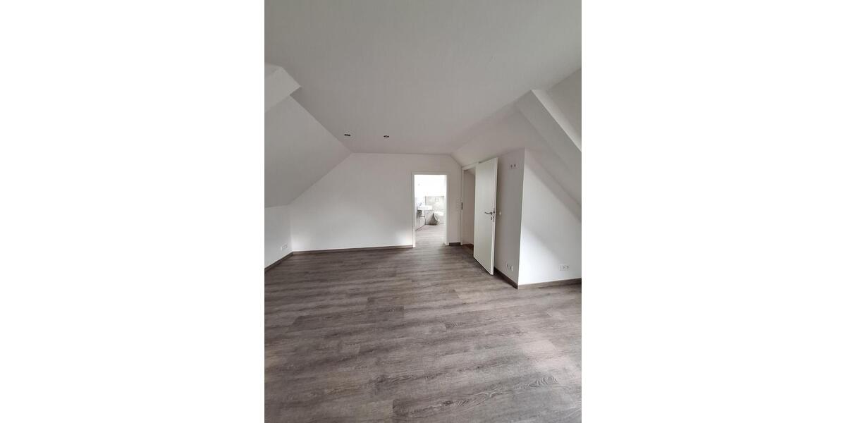 Etagenwohnung Großlittgen - 6 Zimmer, 160 m&sup2;, 1.300&euro; | Angebot:25638113