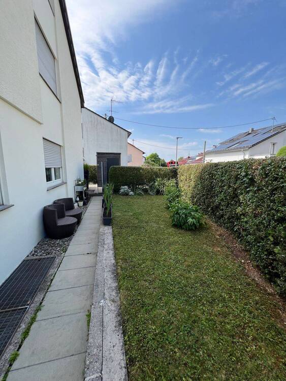 Traumhafte Doppelhaushälfte * Terrasse & kl. Garten * 2 PKW Stellplätze