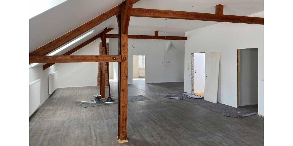 Dachgeschoßwohnung Zachenberg - 3 Zimmer, 1.350&euro; | Angebot:25370227