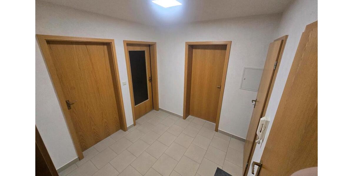 Etagenwohnung Bockenem - 3 Zimmer, 86 m&sup2;, 600&euro; | Angebot:25328537