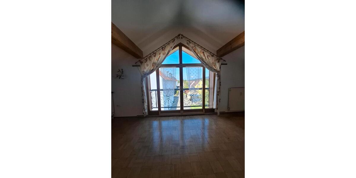 Dachgeschoßwohnung Erbendorf Pfaben - 3 Zimmer, 85 m&sup2;, 900&euro; | Angebot:26525645