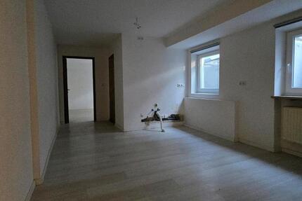 2-Zimmer-Wohnung im Kellergeschoss mit Tageslicht in Burgthann zimmer