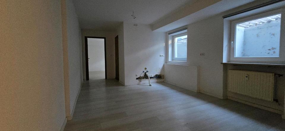 2-Zimmer-Wohnung im Kellergeschoss mit Tageslicht in Burgthann zimmer