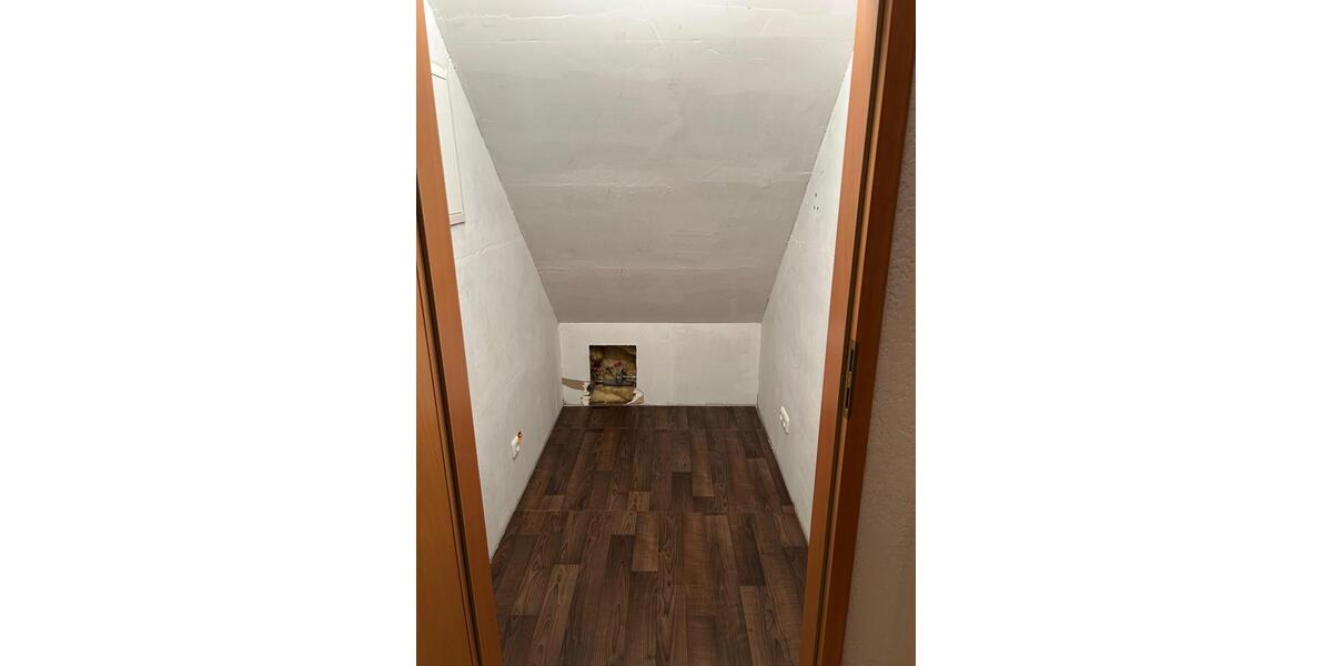 Dachgeschoßwohnung Lohra - 3 Zimmer, 58 m&sup2;, 780&euro; | Angebot:24806183