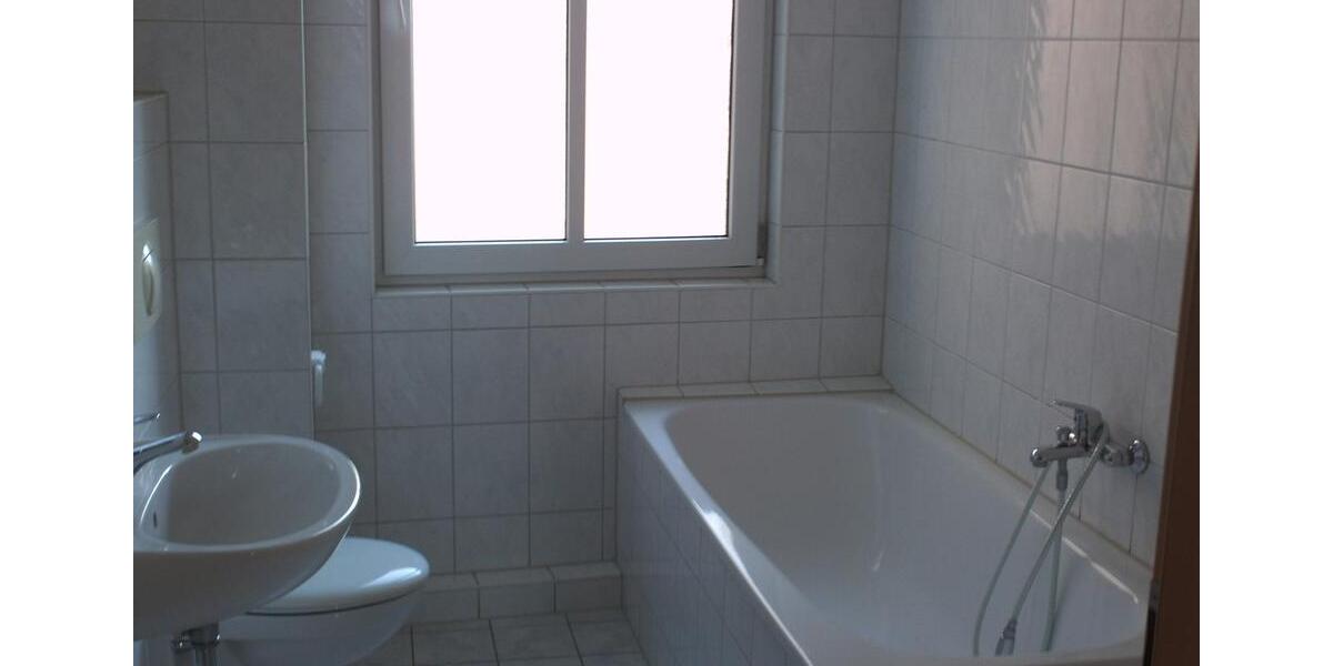 Dachgeschoßwohnung Burg - 2 Zimmer, 64 m&sup2;, 384&euro; | Angebot:23846294