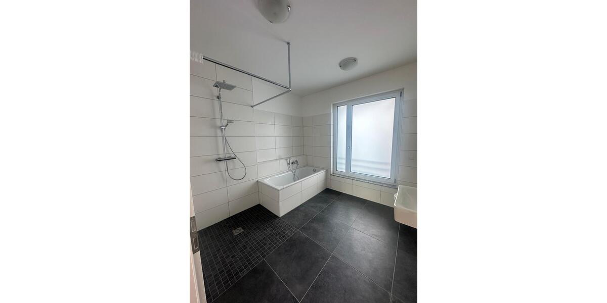 Einfamilienhaus Pforzheim Nordstadt - 2 Zimmer, 83 m&sup2;, 1.550&euro; | Angebot:25804691