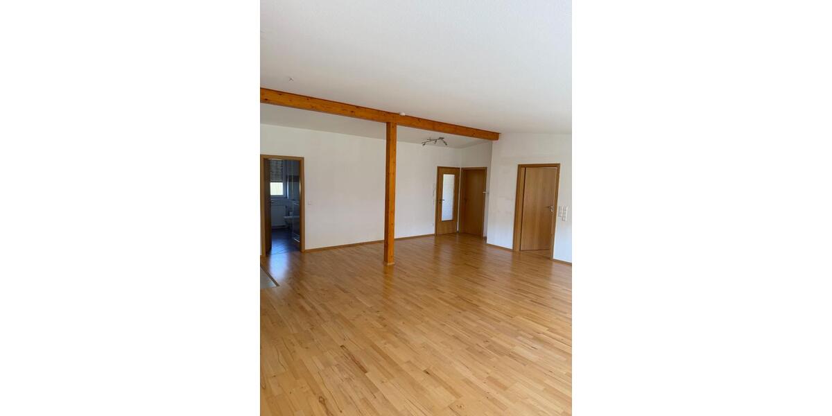 Dachgeschoßwohnung Knittlingen - 3 Zimmer, 96 m&sup2;, 850&euro; | Angebot:26073135