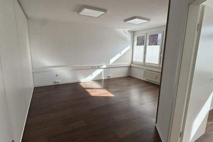 Gewerbeobjekt Oberkirch - 4 Zimmer, 81 m&sup2;, 640&euro; | Angebot:25730413