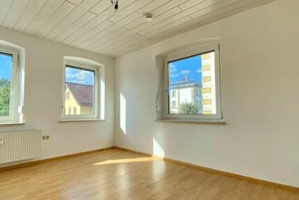 4-Zimmer, 75 qm Wohnung lichtdurchflutet im Herzen von Pressig 4 zimmer