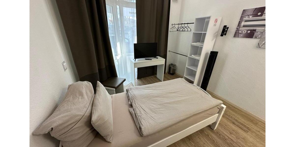 Wohnen auf Zeit Untereisesheim - 1 Zimmer, 12 m&sup2;, 812&euro; | Angebot:26213600