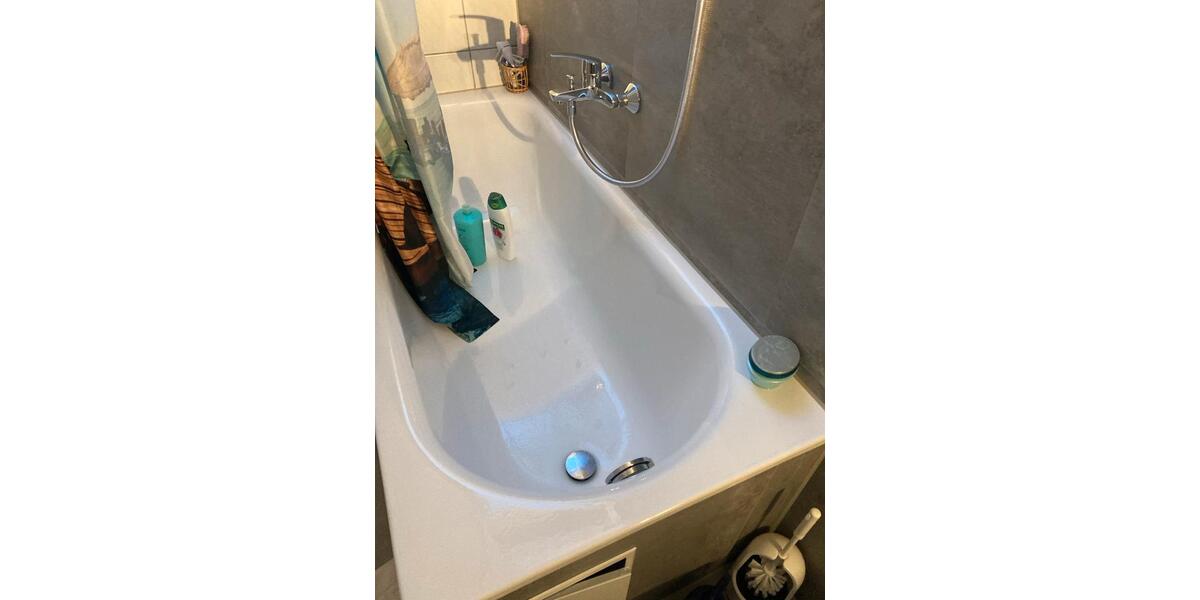 Wohnen auf Zeit Tuttlingen - 4 Zimmer, 7 m&sup2;, 200&euro; | Angebot:24843160