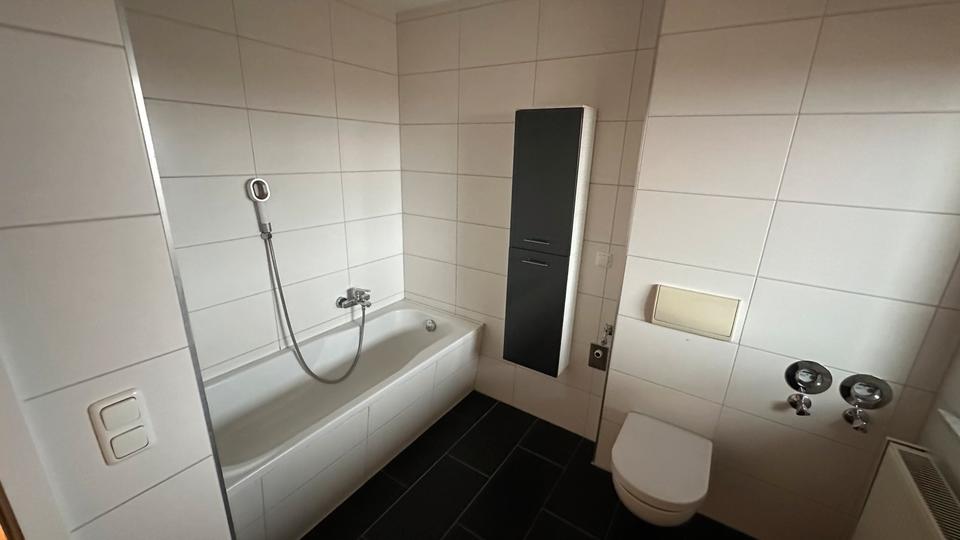 Etagenwohnung Blankenhain - 4 Zimmer, 125 m&sup2;, 900&euro; | Angebot:26604354