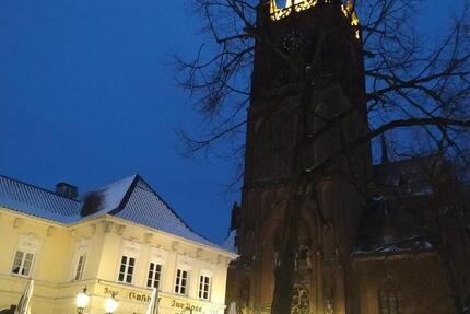 Hochwertiges PENTHOUSE mit 40 qm Süd-Dach-Terrasse, Einbau-Küche und -Schänken, Parkett 2.5 zimmer