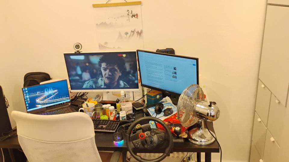 Ein tolles Zimmer in einer 5e Wohnung ab April zu vermieten 5 zimmer