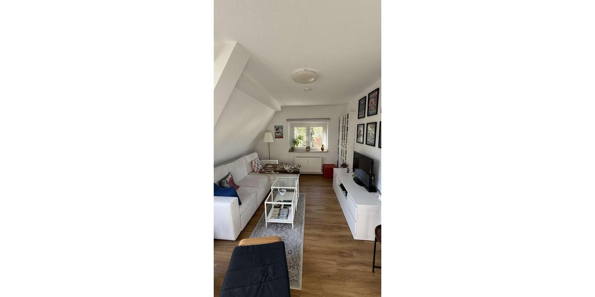 Dachgeschoßwohnung Duisburg Duisburg-Mitte - 4 Zimmer, 93 m&sup2;, 800&euro; | Angebot:26060436