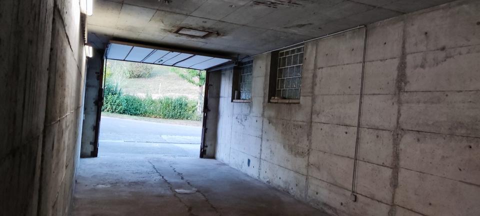 Halle, Lager, Fahrzeuge, kleinere Kfz Arbeiten möglich