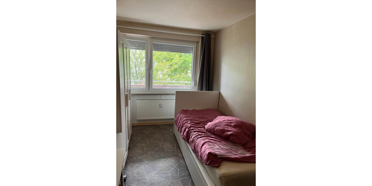 Wohnen auf Zeit Metzingen - 11 Zimmer, 85 m&sup2;, 485&euro; | Angebot:26677518