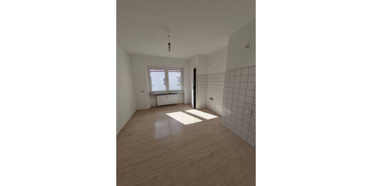 Etagenwohnung Saarbrücken St Johann - 3 Zimmer, 90 m&sup2;, 900&euro; | Angebot:26804247